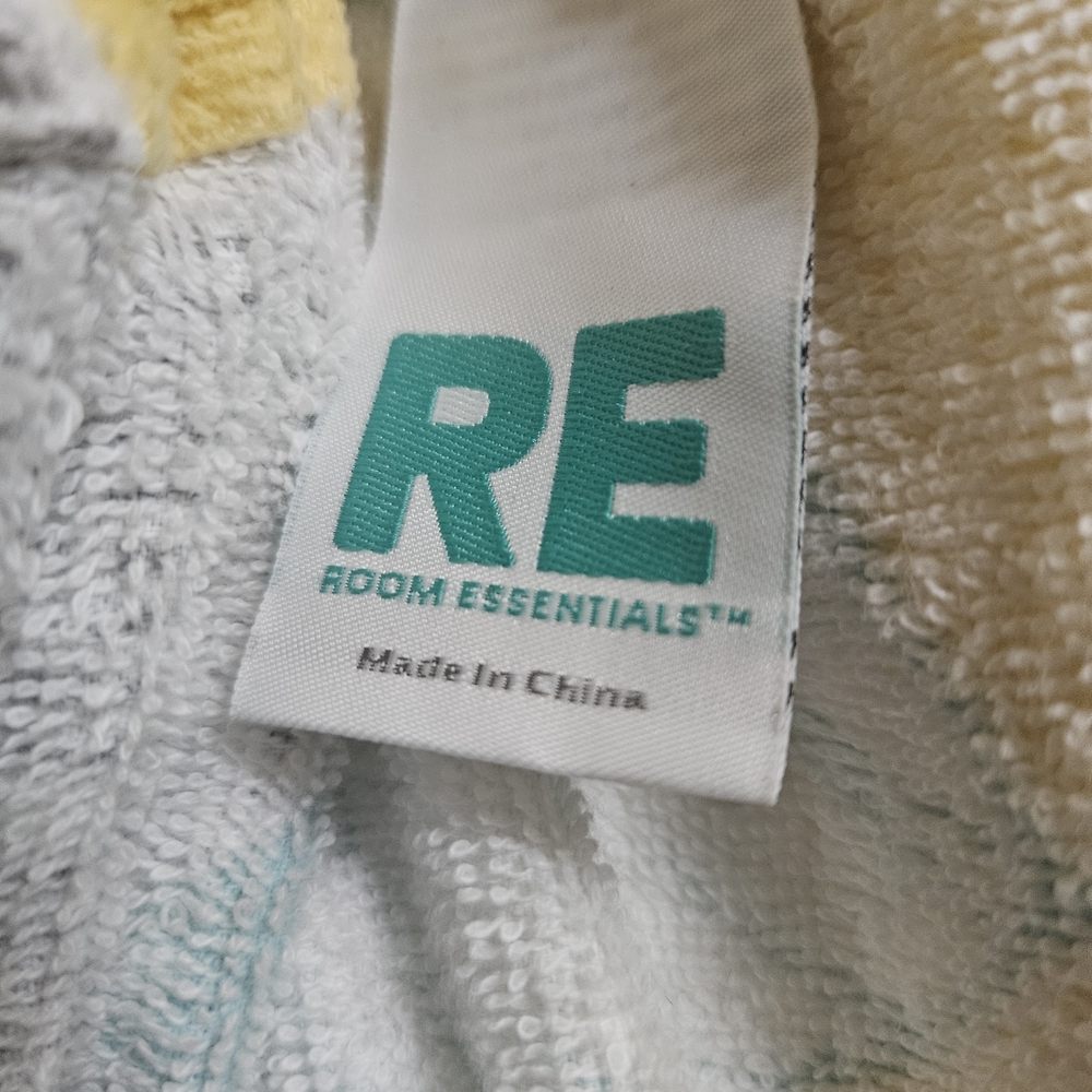 Room Essentials Yellow and Gray Floral Robe - Picture 2 of 5